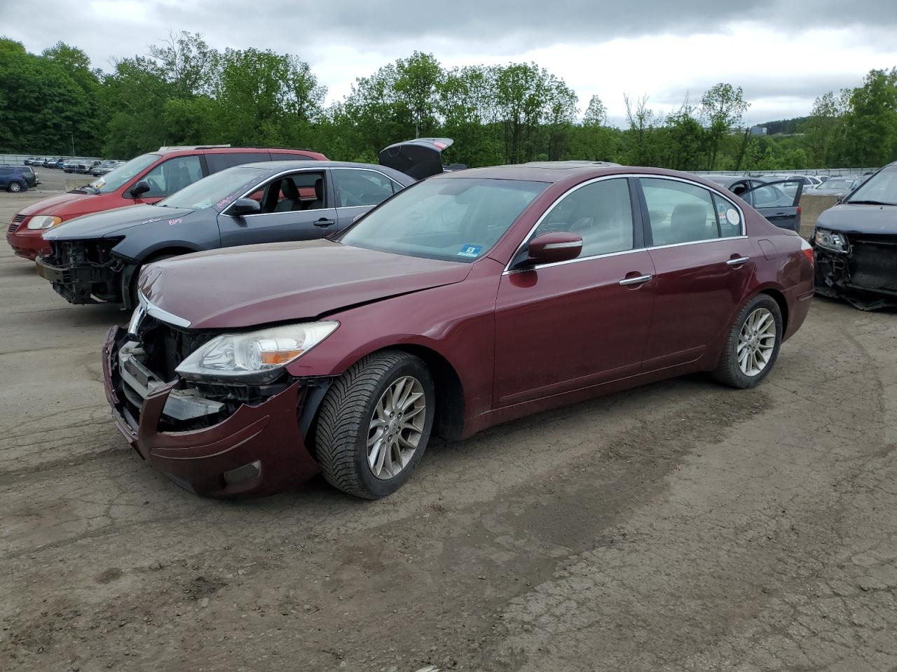 HYUNDAI GENESIS 3. 2010