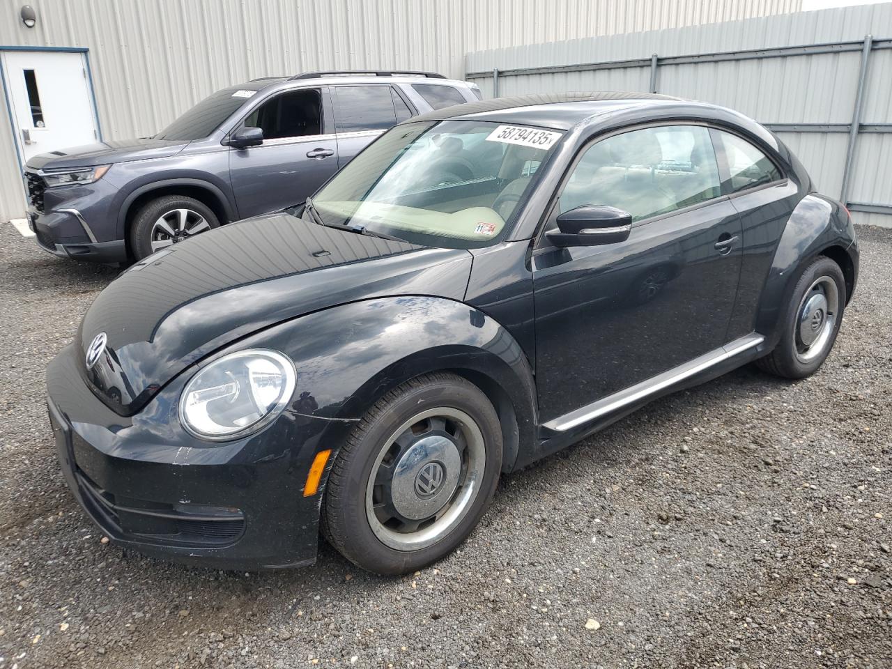 VOLKSWAGEN BEETLE 2013