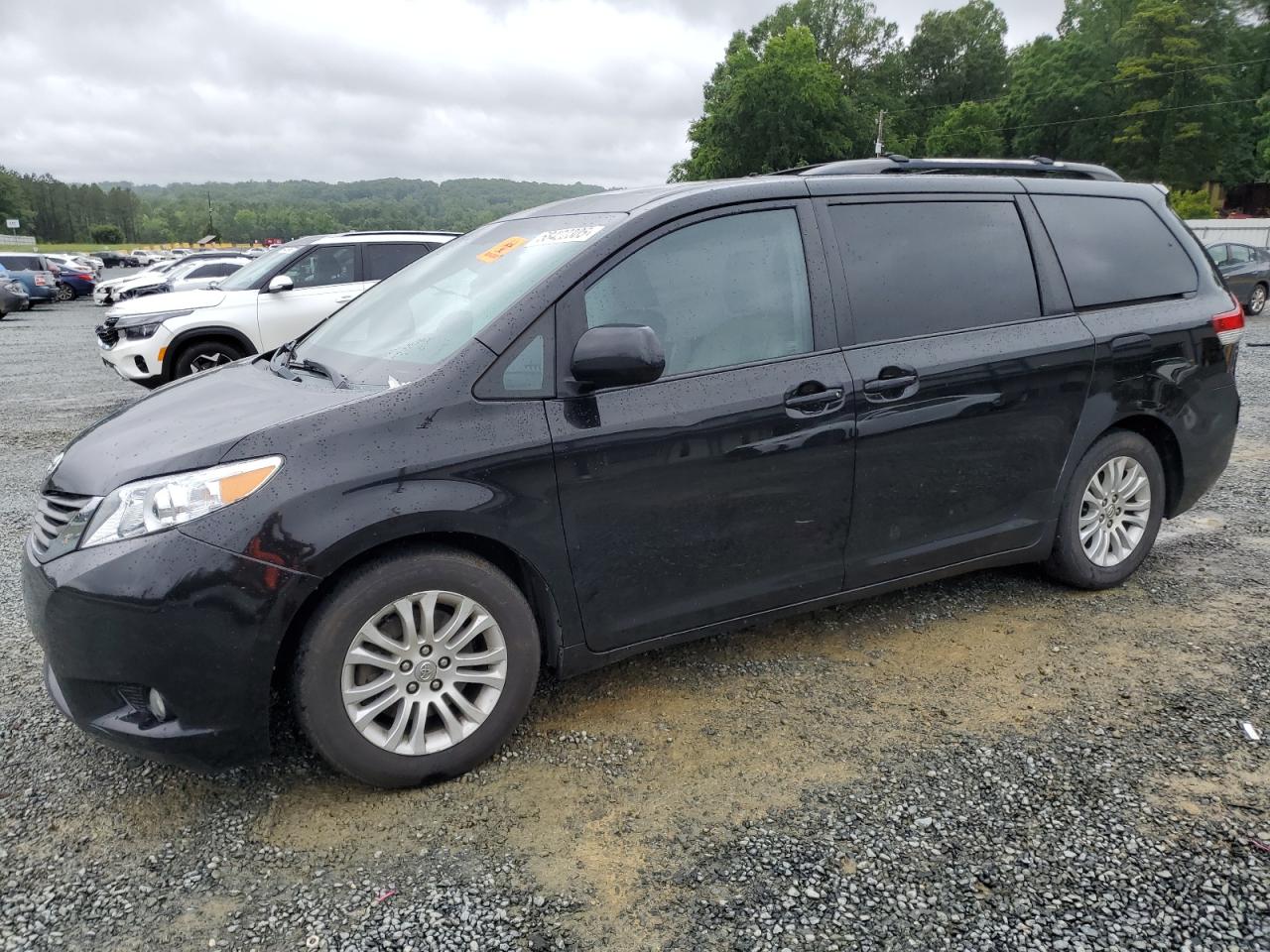 TOYOTA SIENNA XLE 2012