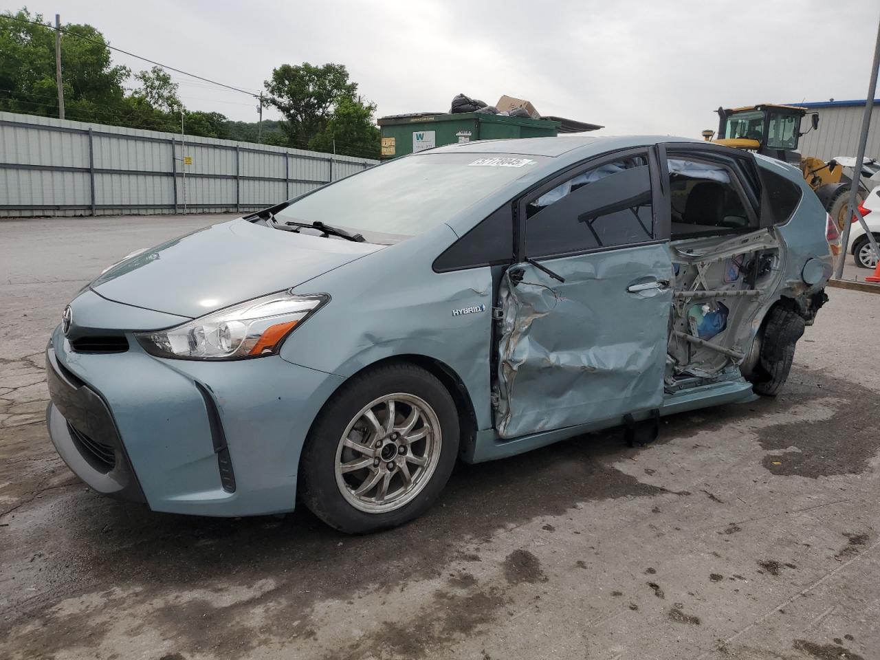 TOYOTA PRIUS V 2017