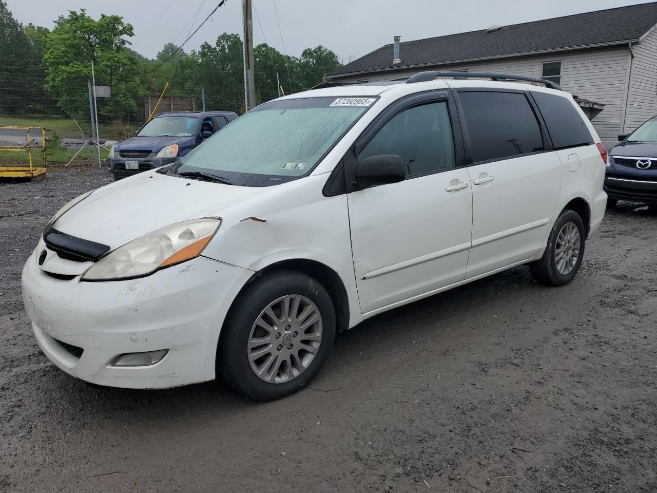 TOYOTA SIENNA XLE 2010