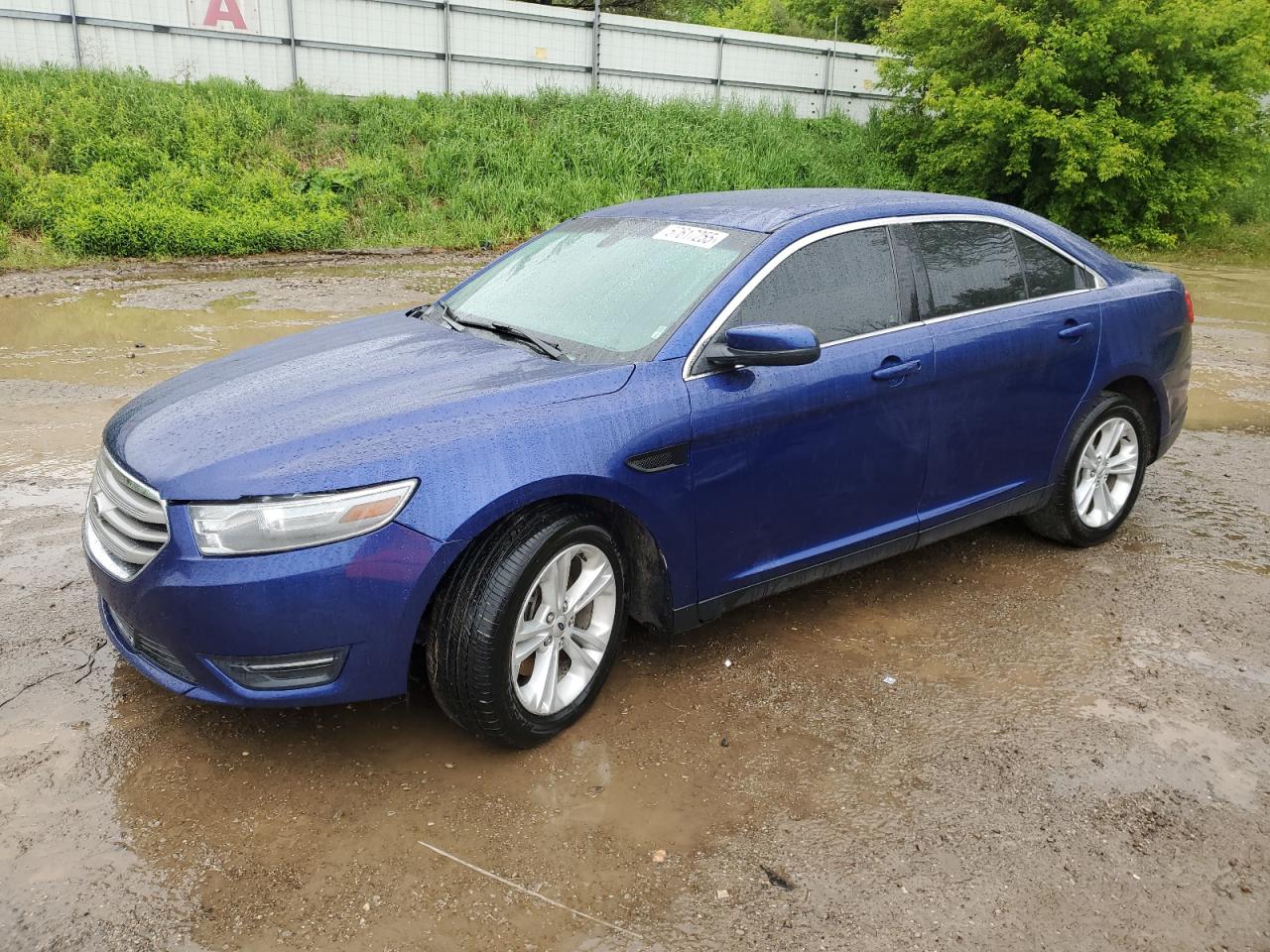 FORD TAURUS SEL 2015