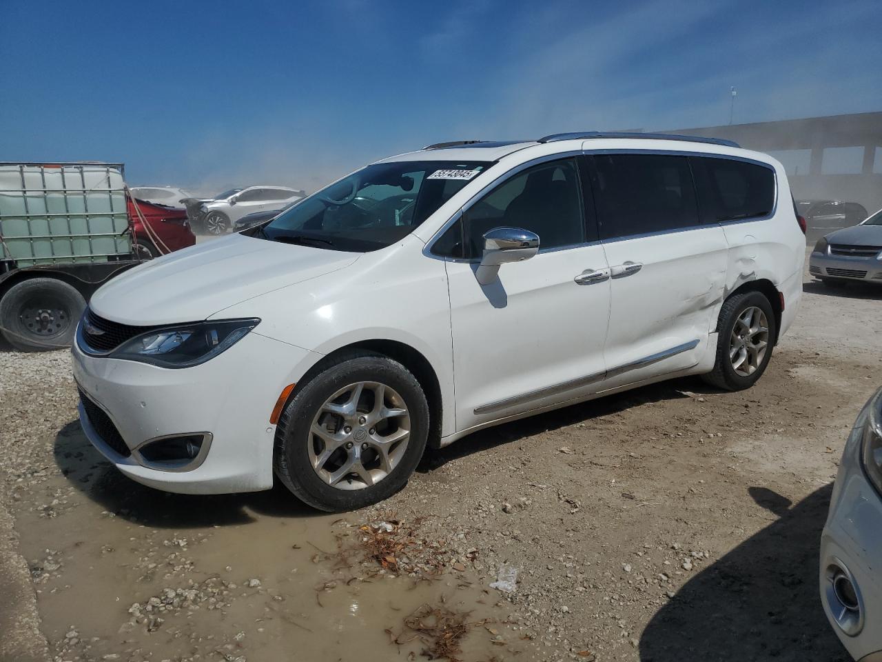 CHRYSLER PACIFICA L 2017