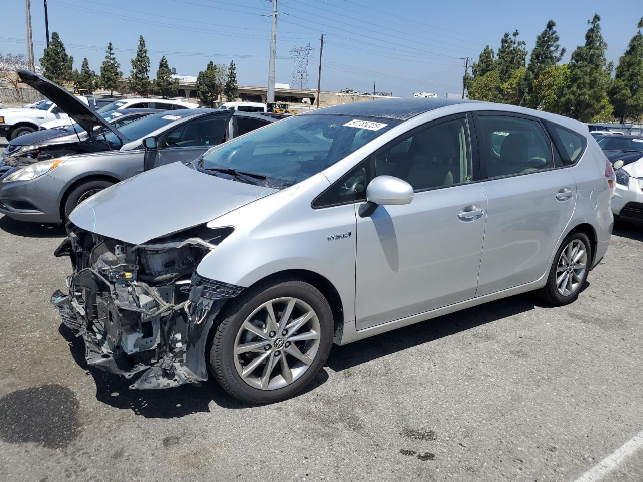 TOYOTA PRIUS V 2017