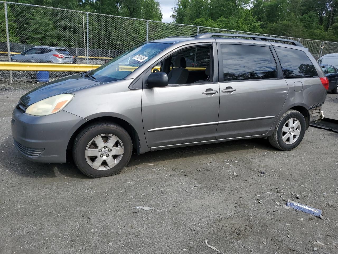 TOYOTA SIENNA CE 2004