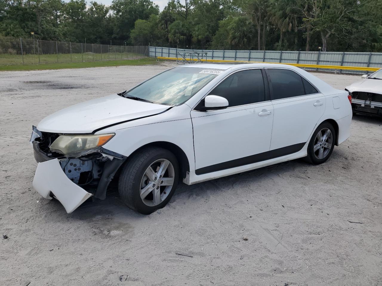 TOYOTA CAMRY L 2013
