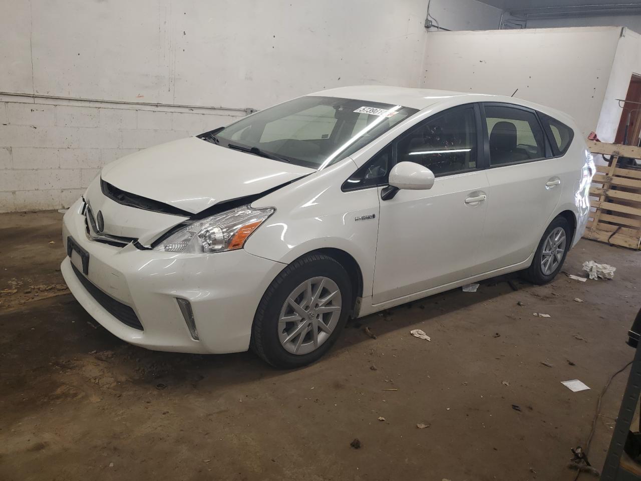 TOYOTA PRIUS V 2014