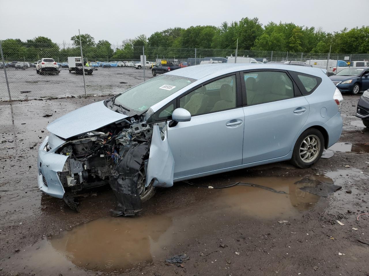 TOYOTA PRIUS V 2012