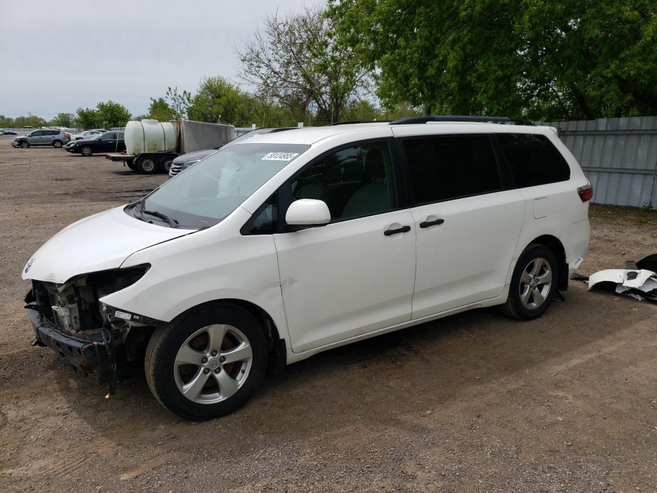 TOYOTA SIENNA 2016