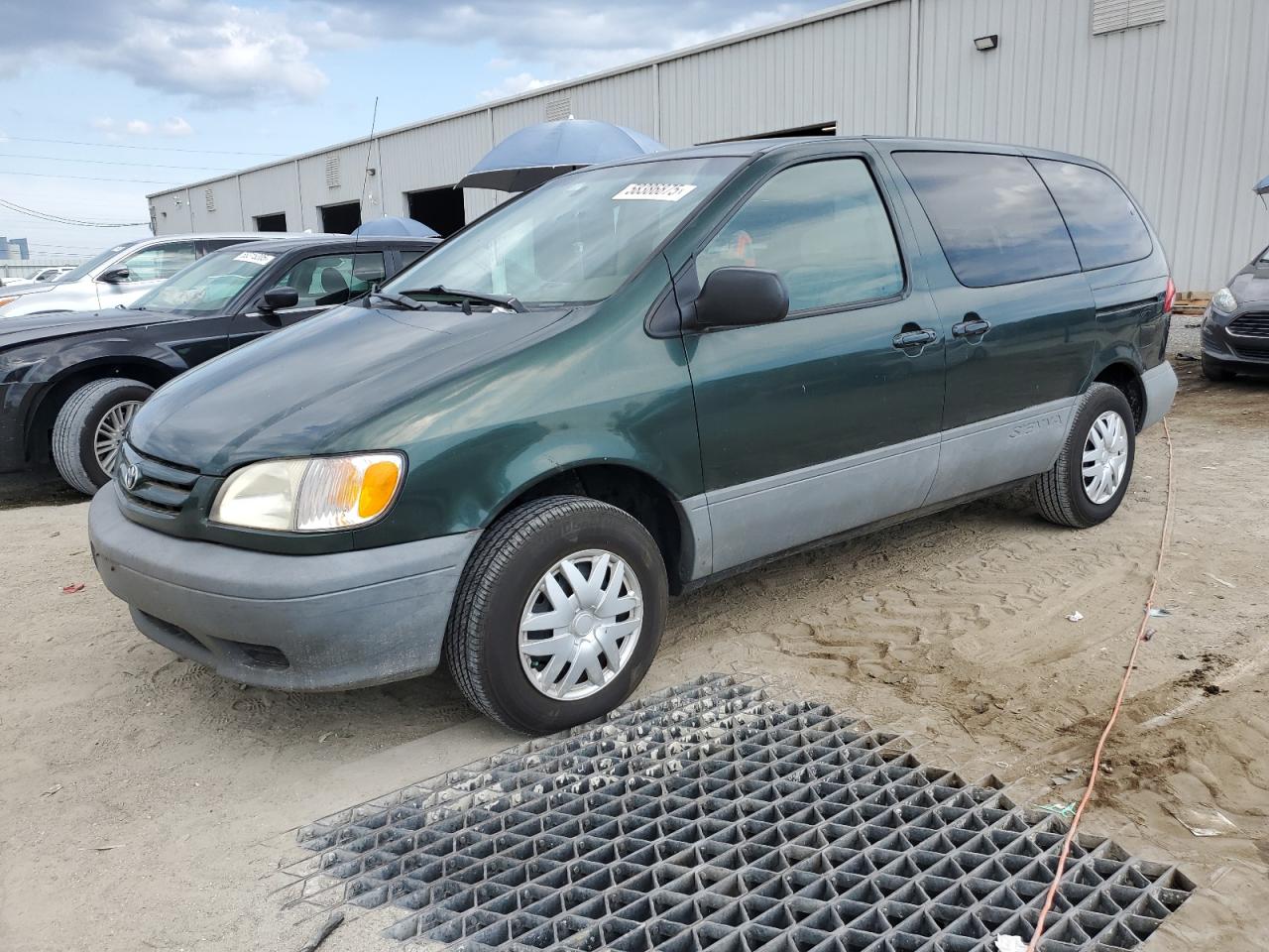 TOYOTA SIENNA LE 2001