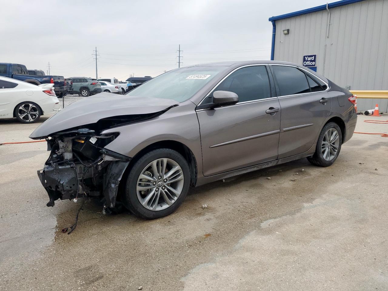 TOYOTA CAMRY LE 2017