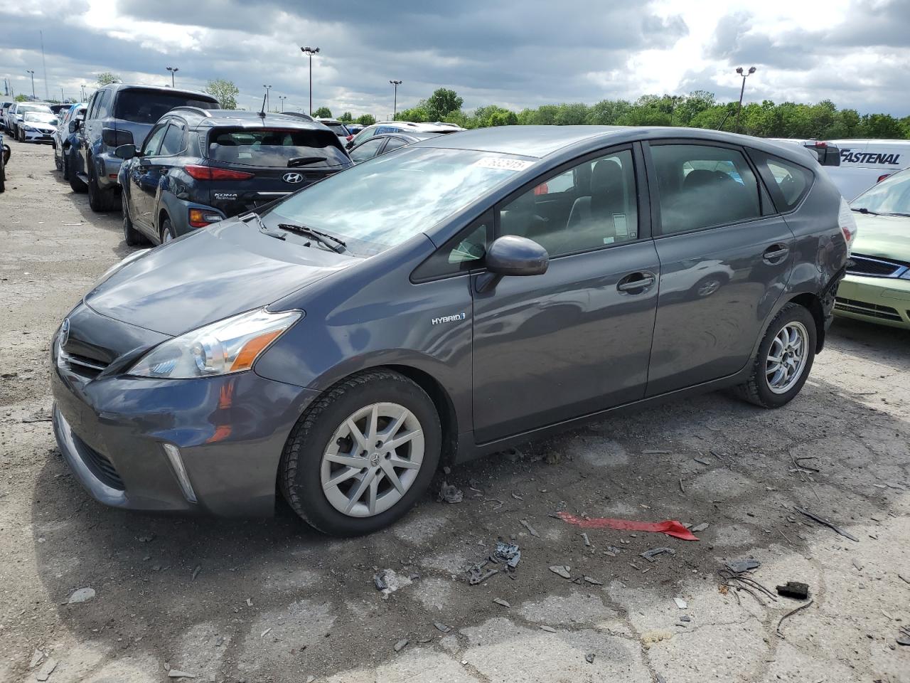 TOYOTA PRIUS V 2014