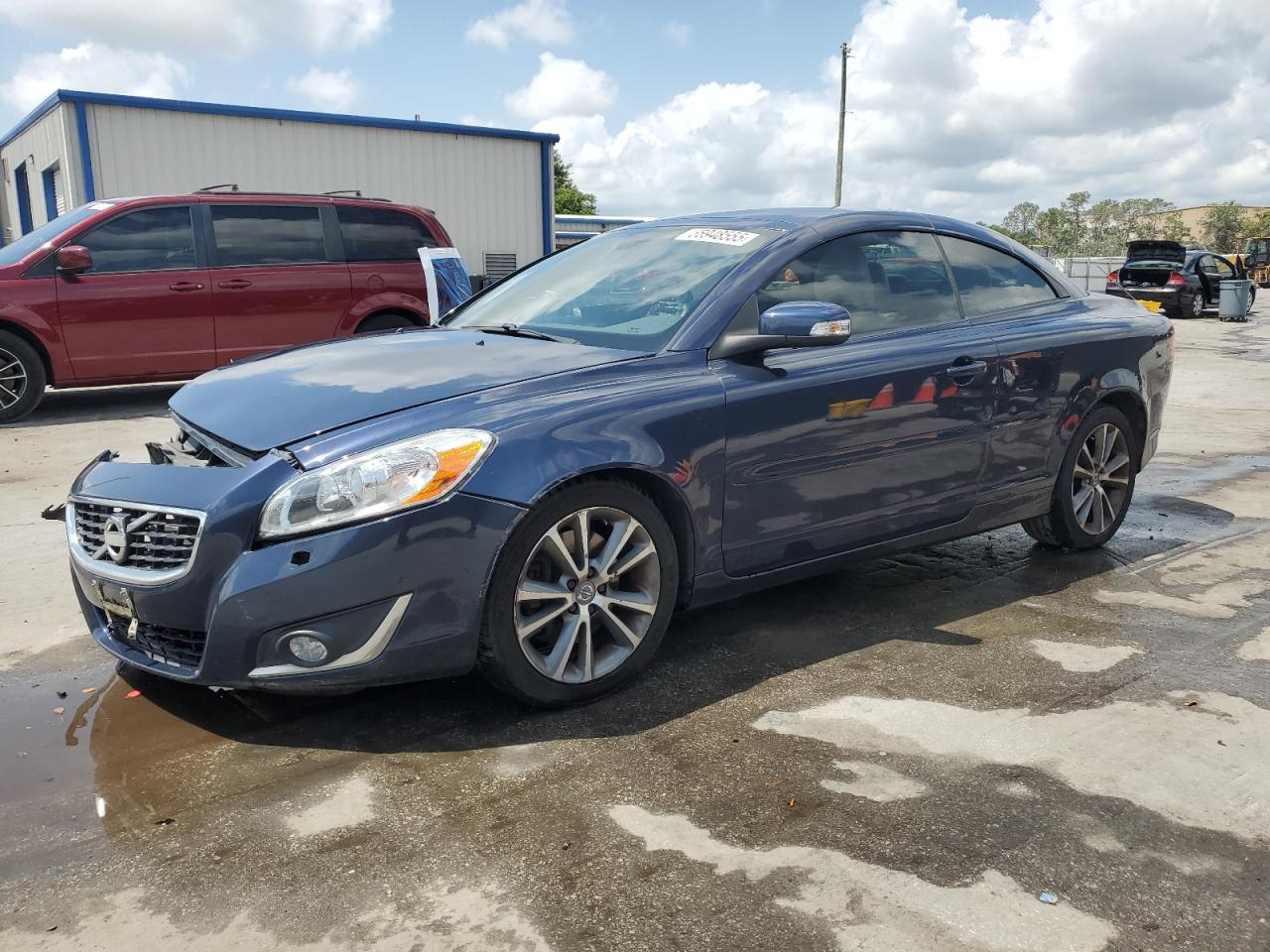 VOLVO C70 T5 2013