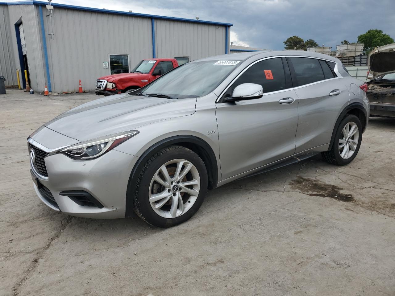 INFINITI QX30 BASE 2017