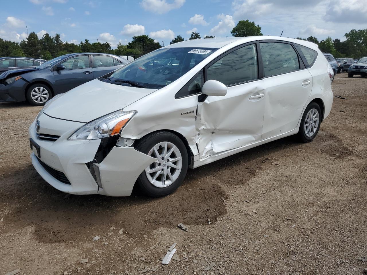 TOYOTA PRIUS V 2014