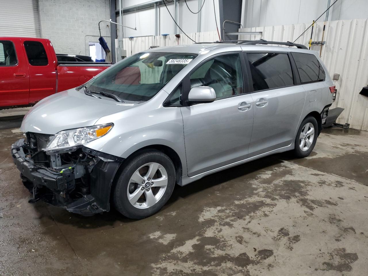 TOYOTA SIENNA LE 2019