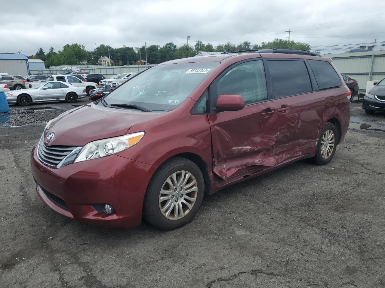 TOYOTA SIENNA XLE 2014
