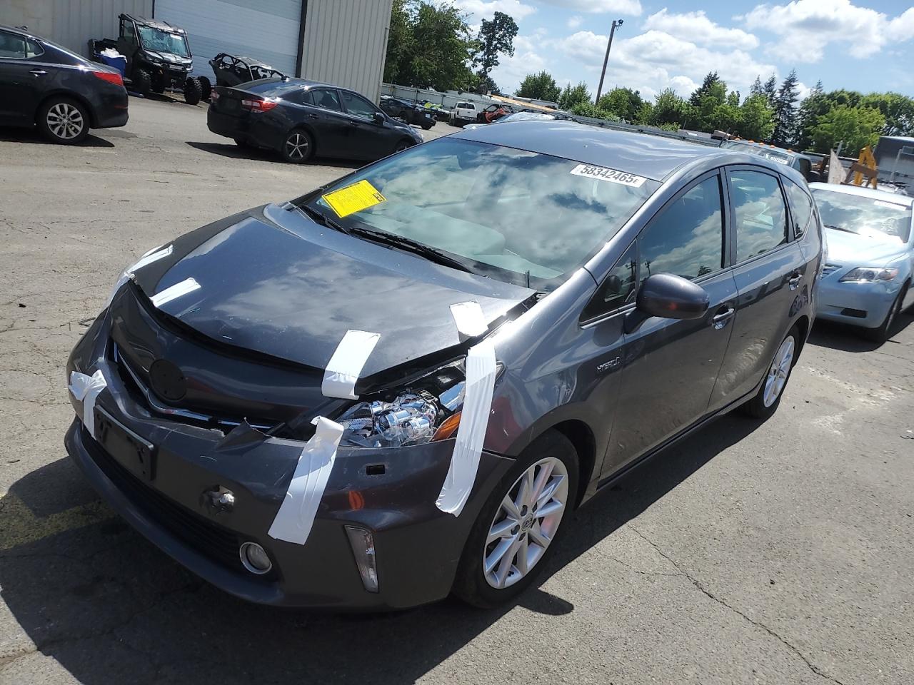 TOYOTA PRIUS V 2014