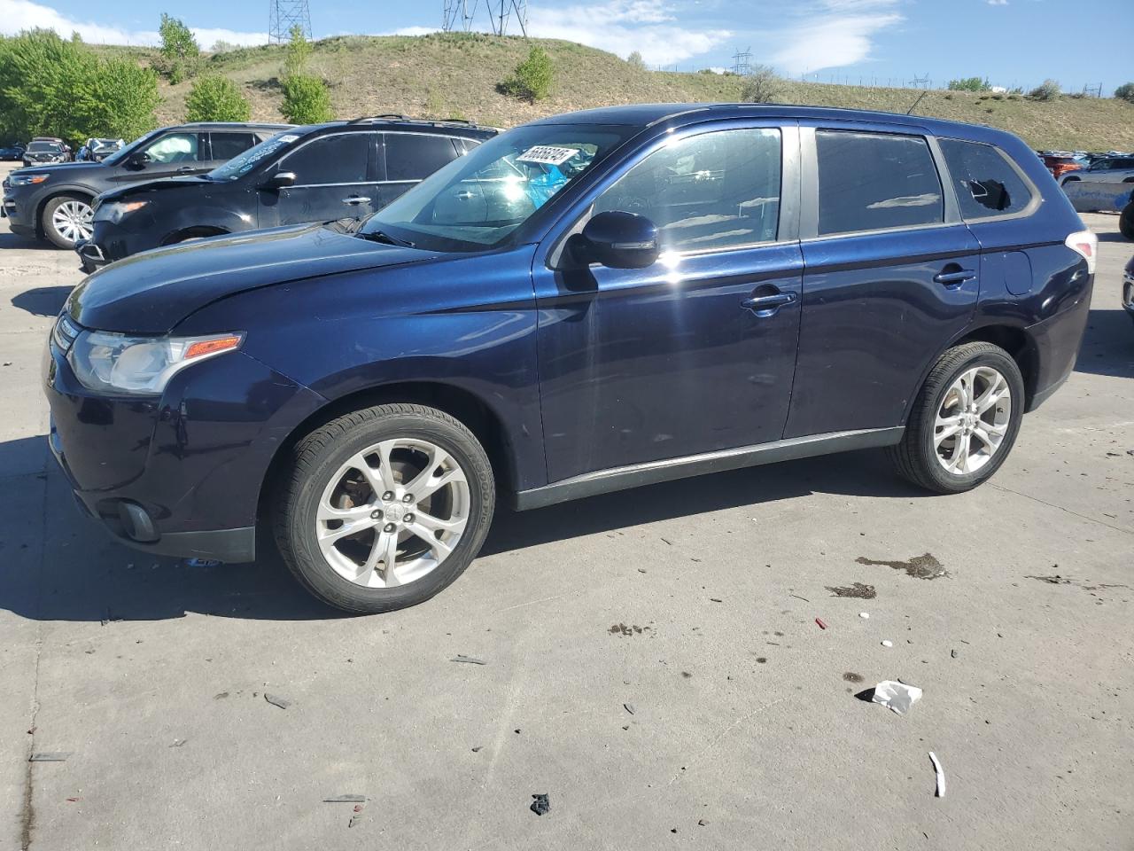 MITSUBISHI OUTLANDER 2014
