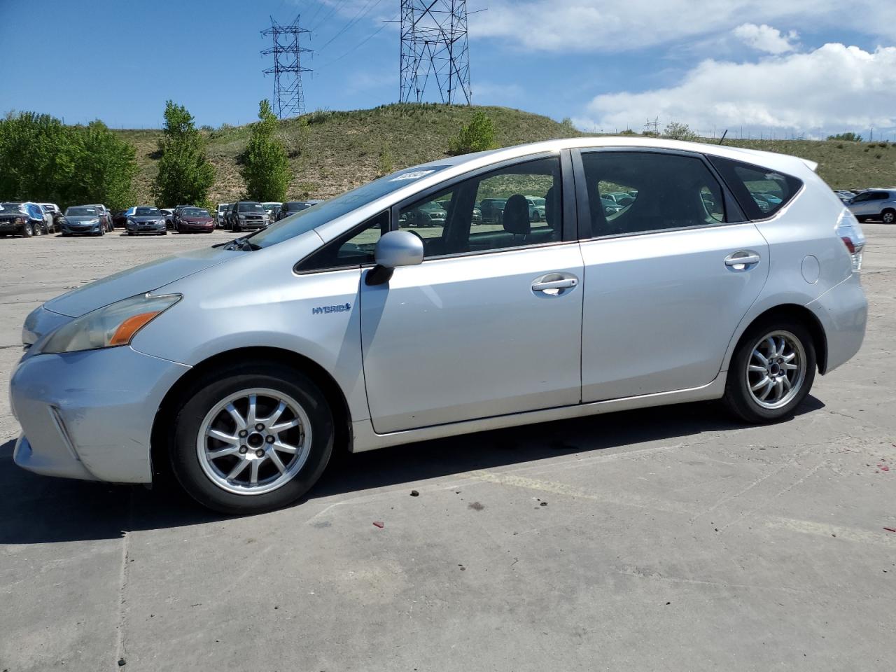 TOYOTA PRIUS V 2012