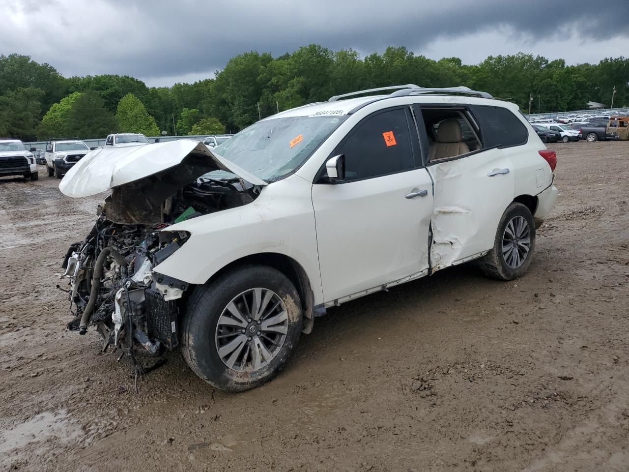 NISSAN PATHFINDER 2017