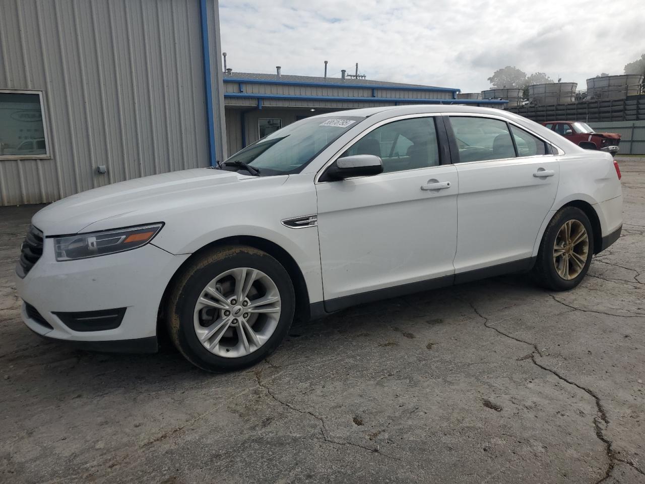 FORD TAURUS SEL 2016