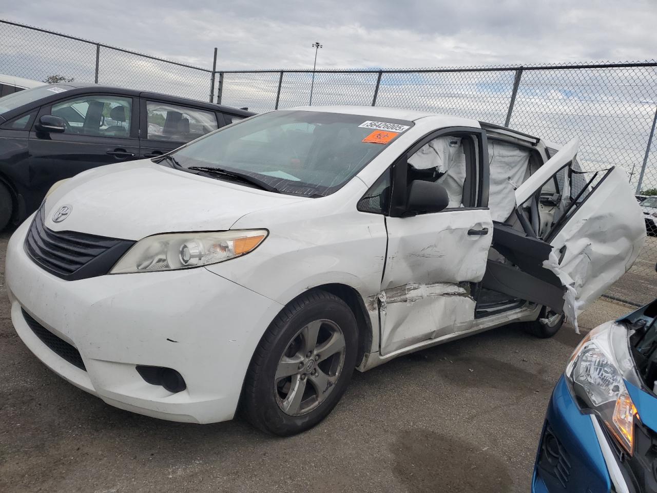 TOYOTA SIENNA 2016