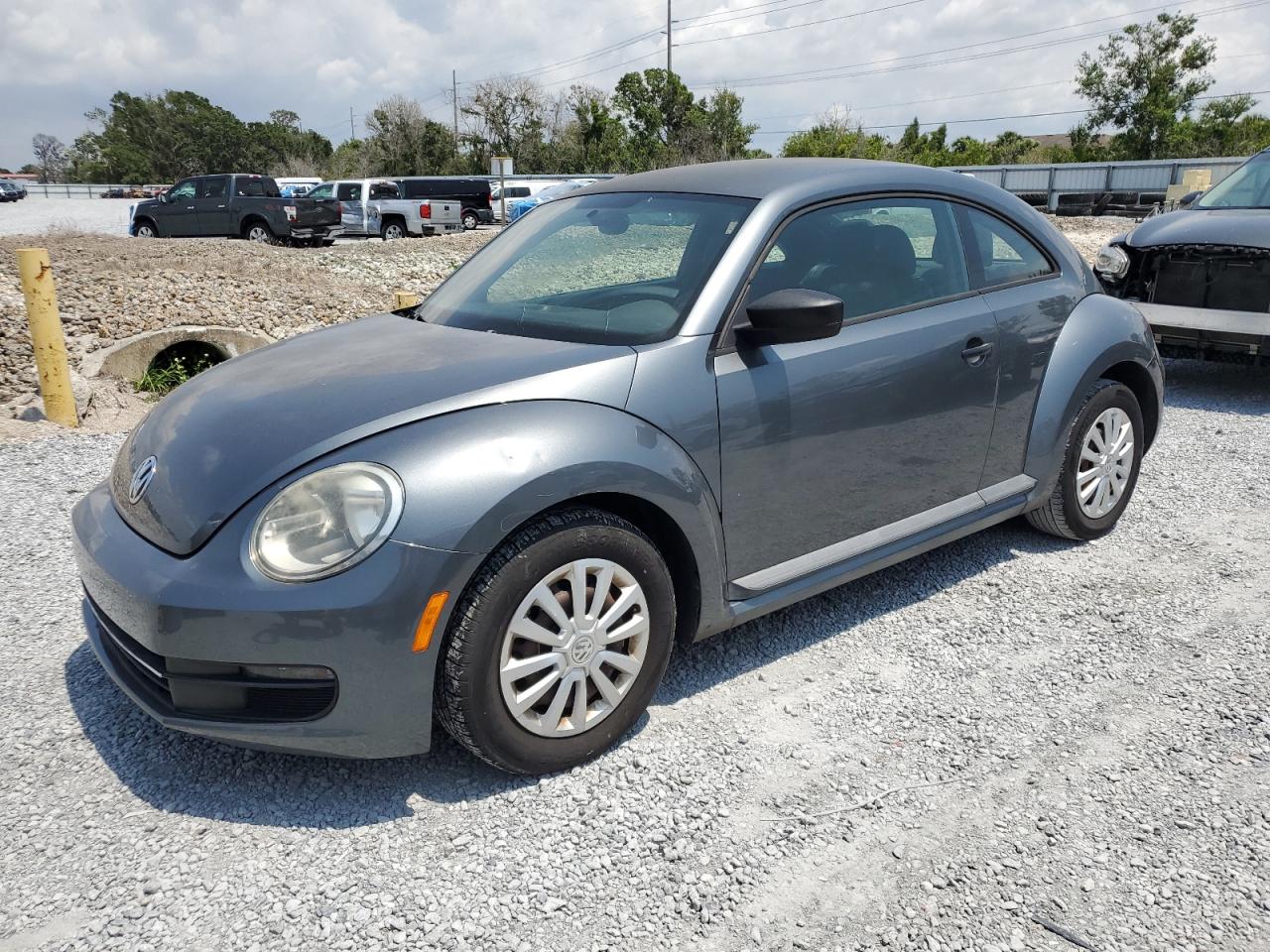 VOLKSWAGEN BEETLE 2012