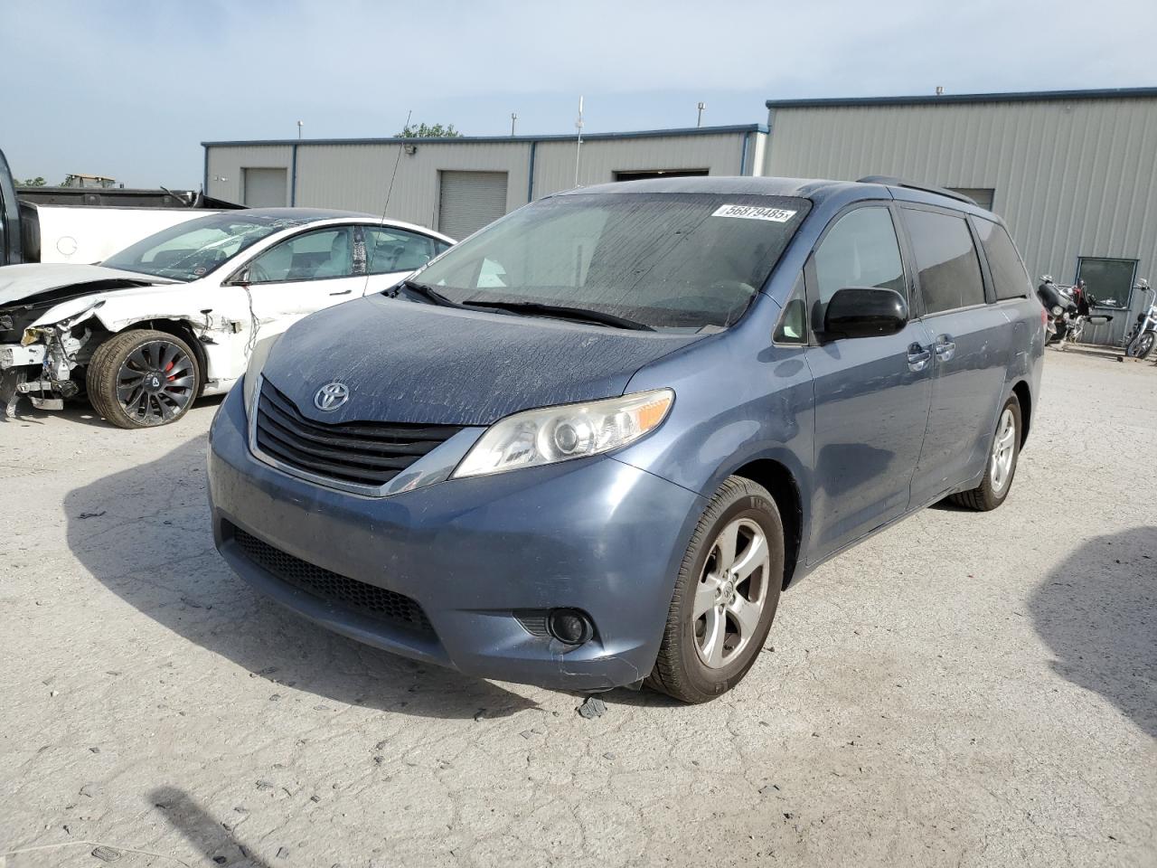 TOYOTA SIENNA LE 2014
