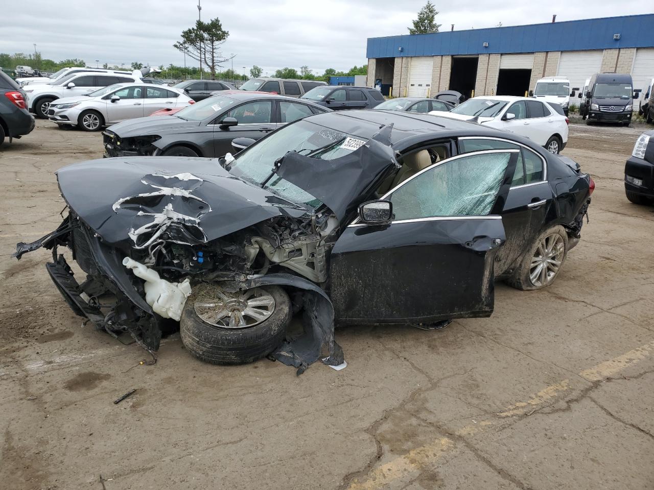 HYUNDAI GENESIS 3. 2013