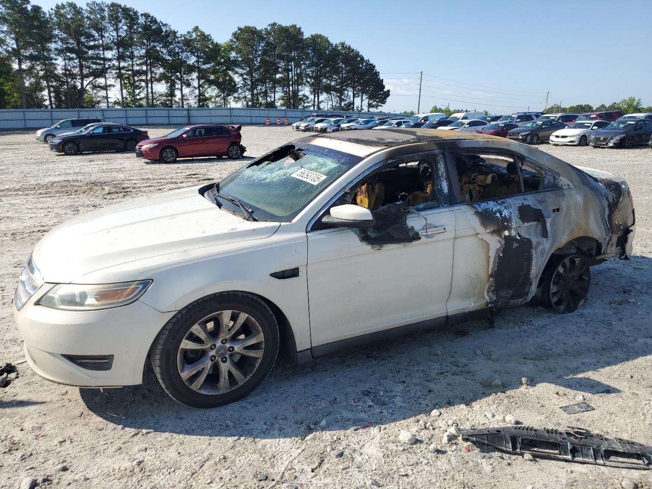 FORD TAURUS SEL 2010