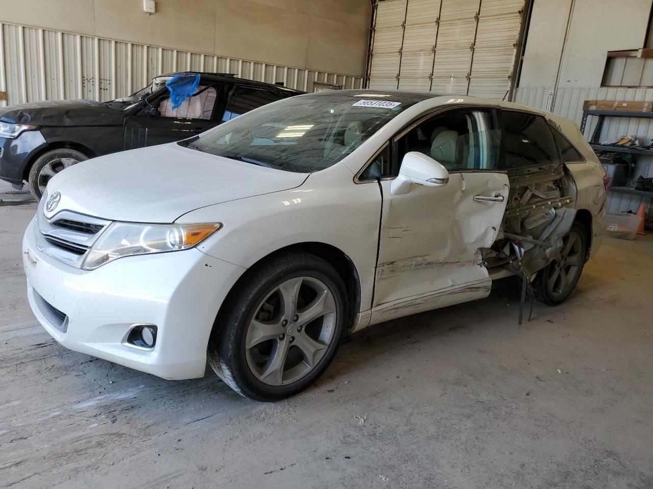 TOYOTA VENZA LE 2015