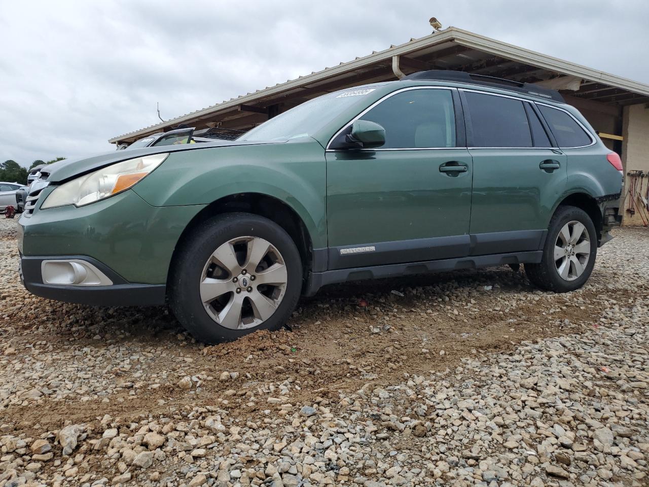 SUBARU OUTBACK 2. 2011