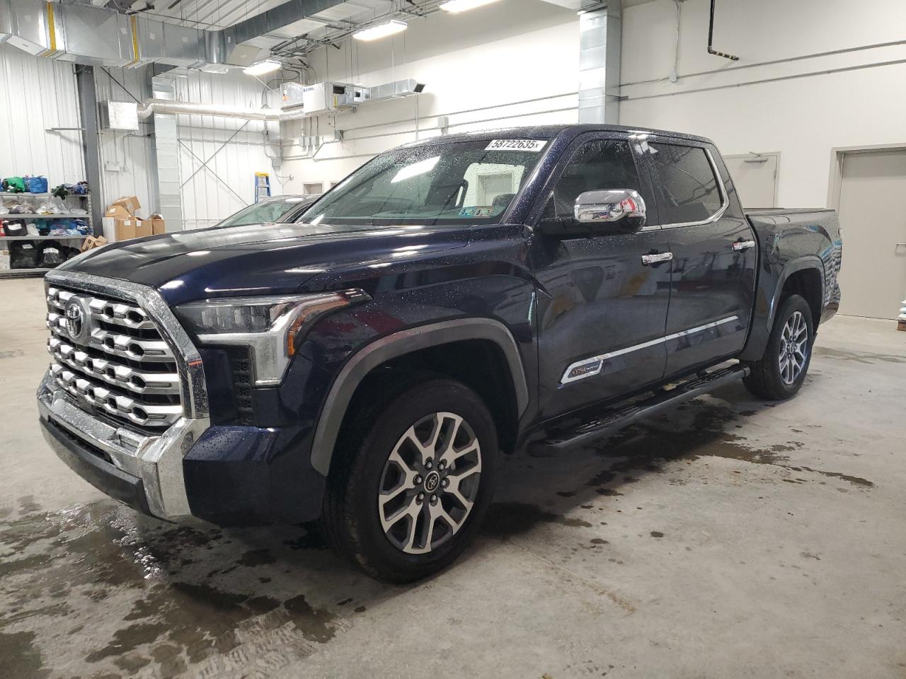 TOYOTA TUNDRA 2024