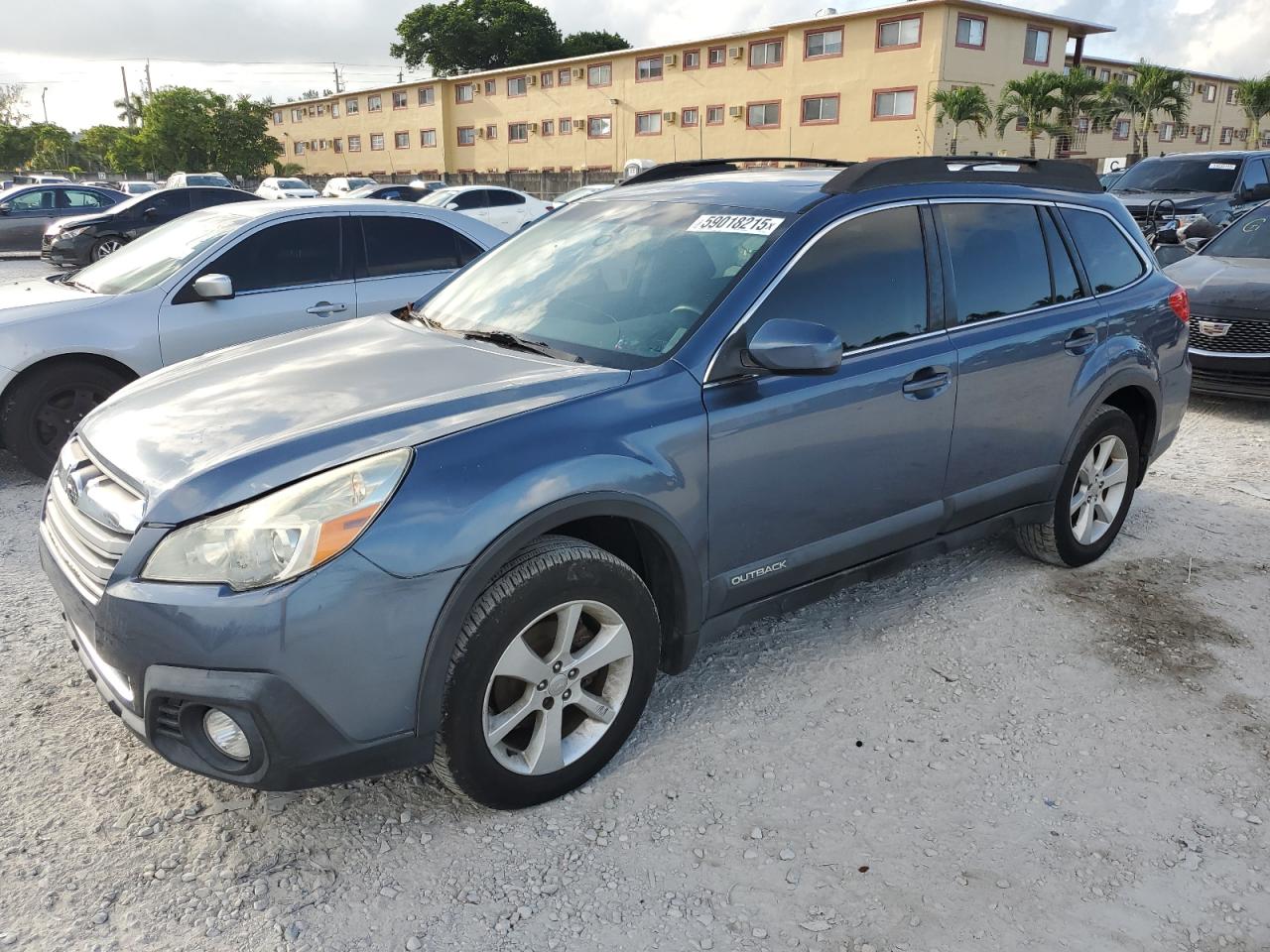 SUBARU OUTBACK 2. 2013