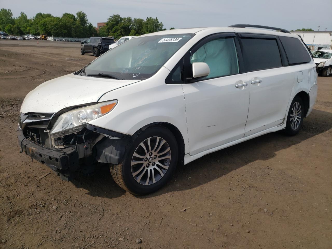 TOYOTA SIENNA XLE 2019