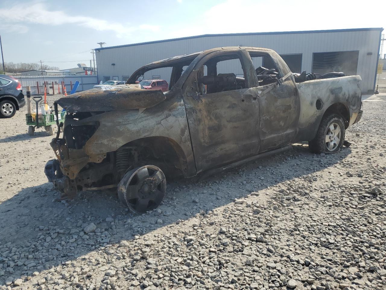 TOYOTA TUNDRA DOU 2012