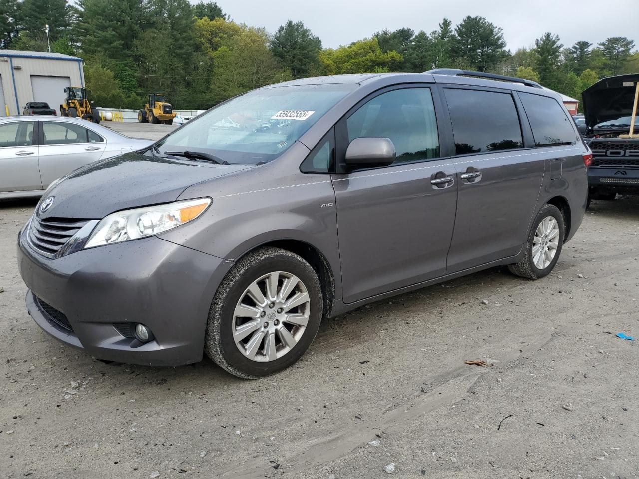 TOYOTA SIENNA XLE 2016
