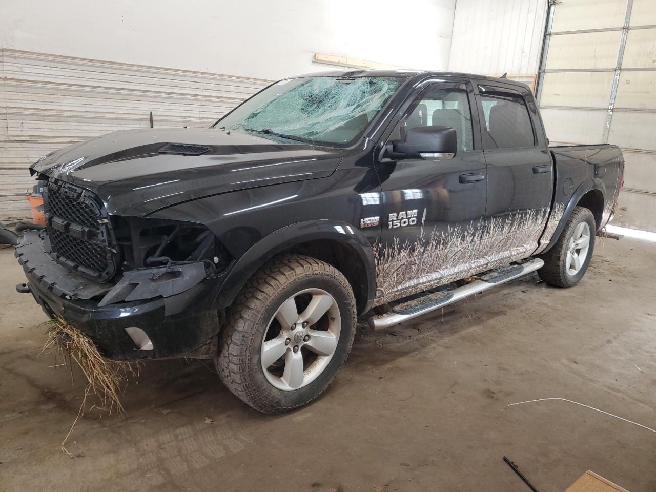 RAM 1500 SLT 2015