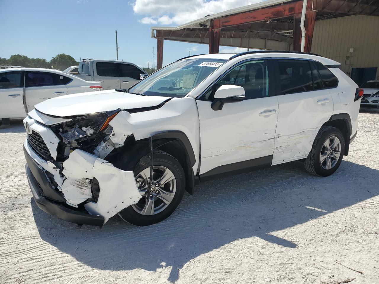 TOYOTA RAV4 XLE 2024