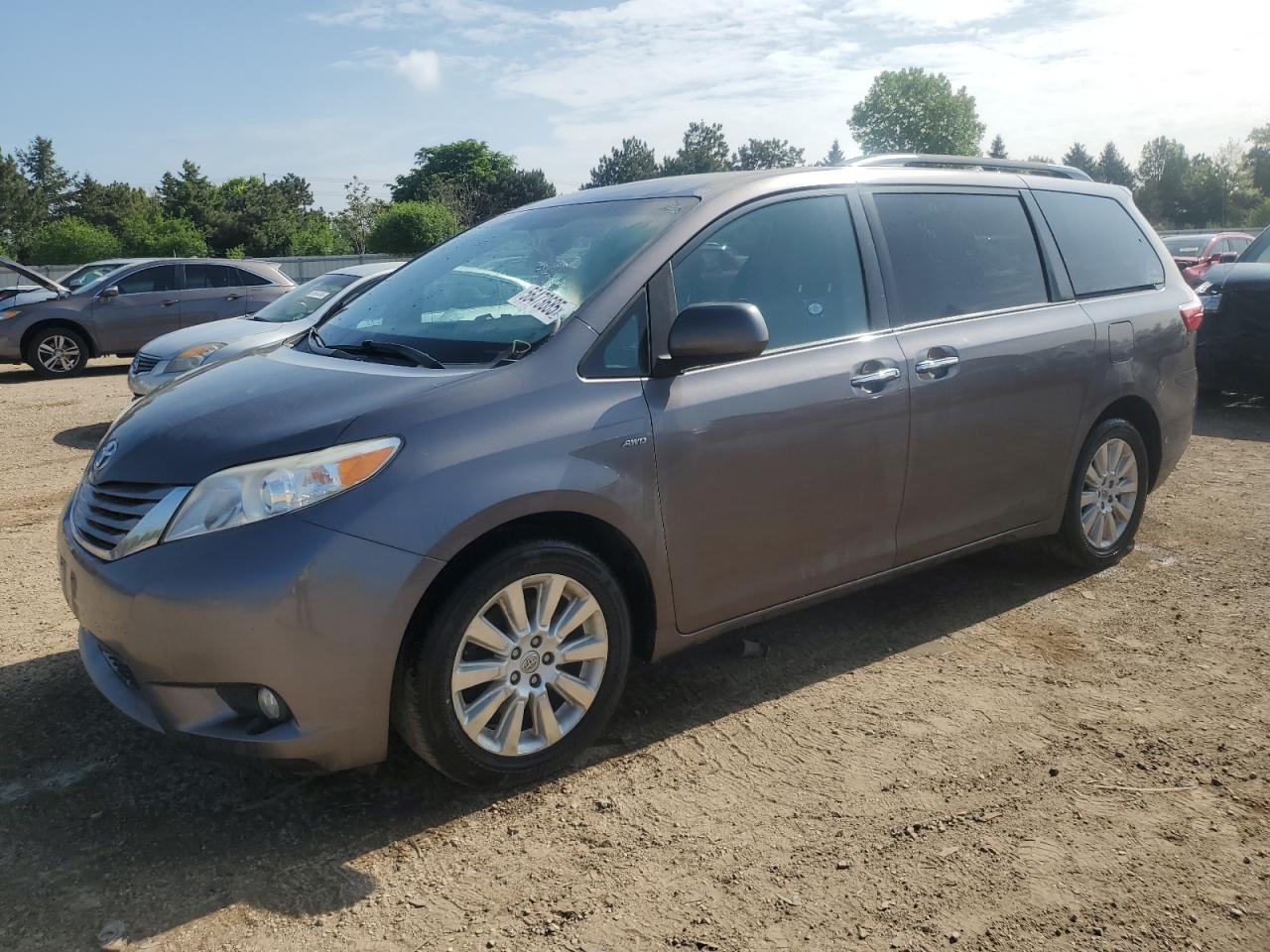 TOYOTA SIENNA XLE 2016