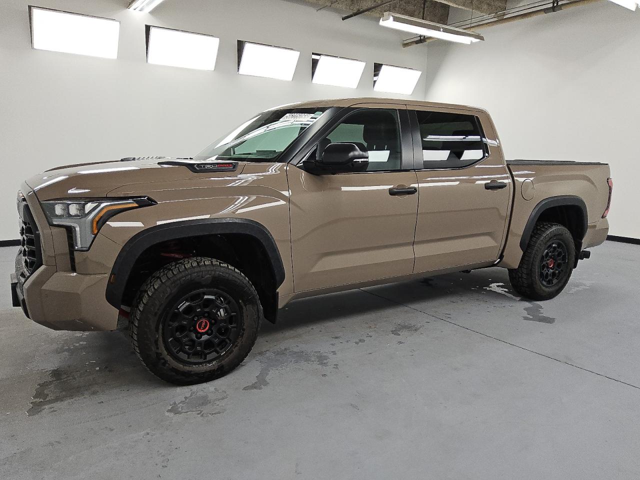 TOYOTA TUNDRA CRE 2025
