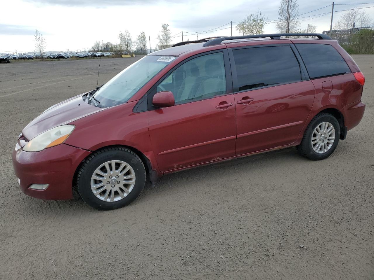 TOYOTA SIENNA LE 2010
