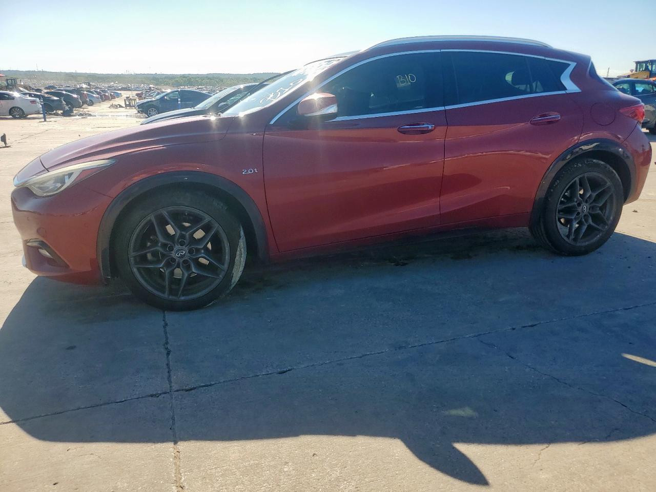 INFINITI QX30 BASE 2017