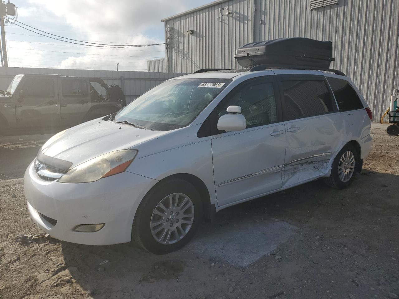 TOYOTA SIENNA XLE 2008