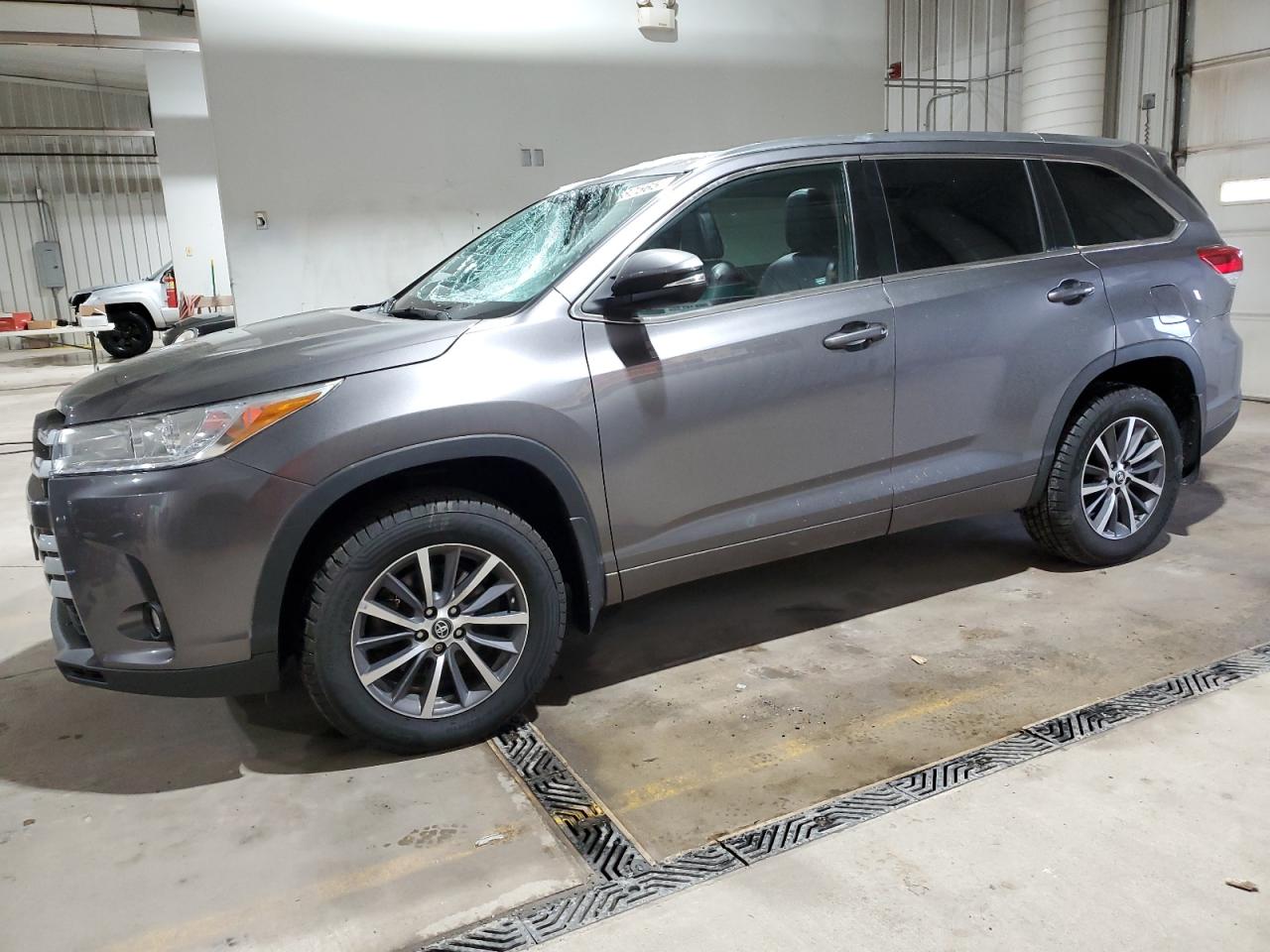 TOYOTA HIGHLANDER 2018