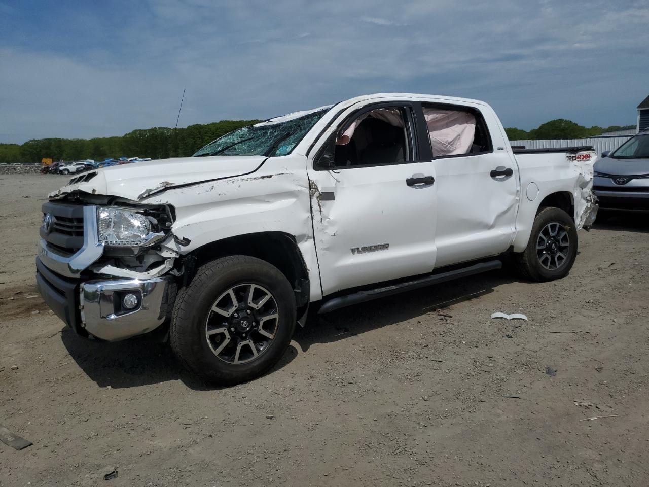TOYOTA TUNDRA CRE 2015