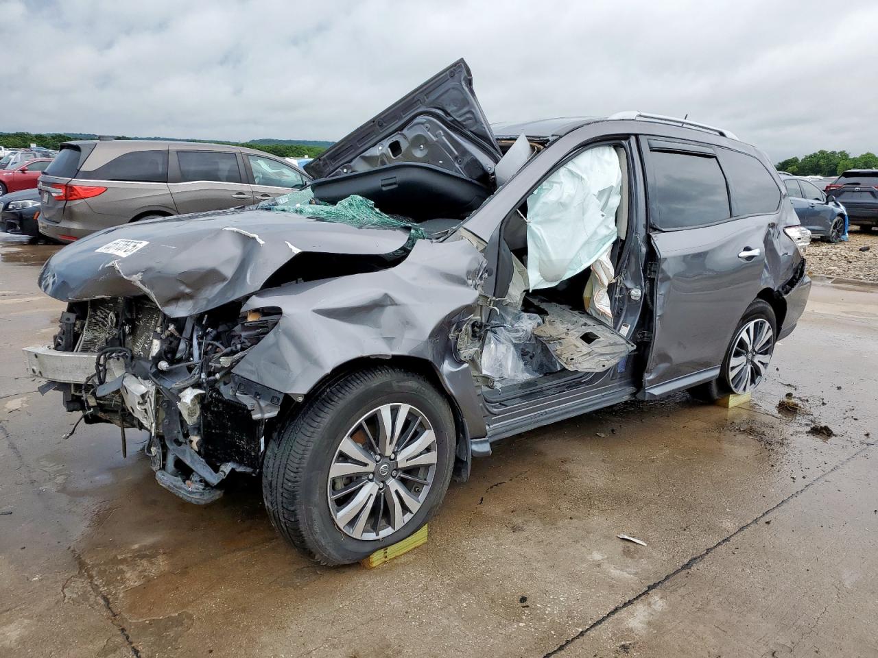 NISSAN PATHFINDER 2017