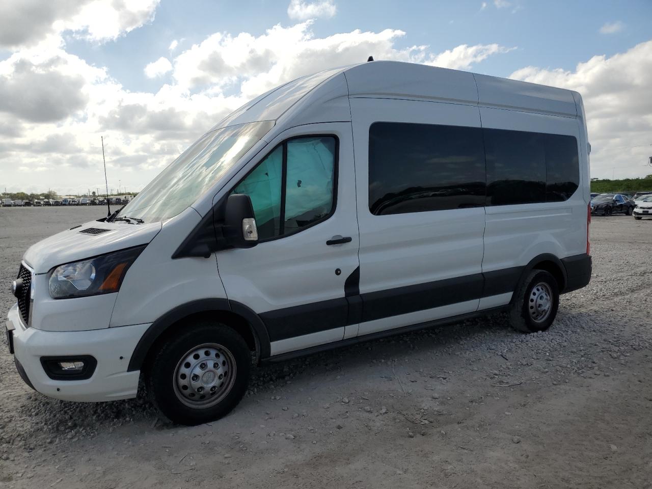 FORD TRANSIT T- 2024