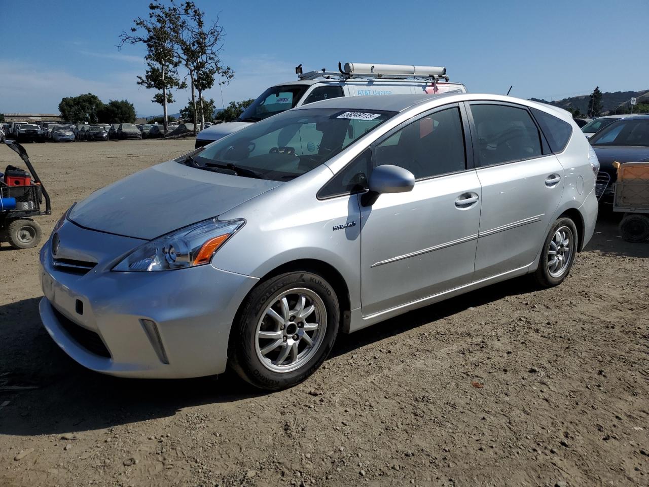 TOYOTA PRIUS V 2012